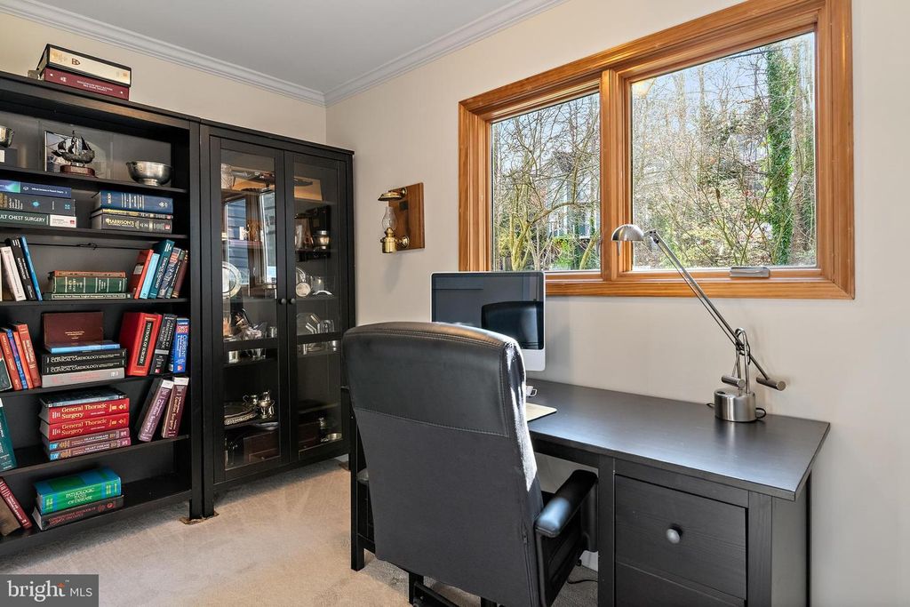 Image 32 of property listing at 1812 SHORE DR, Annapolis, MD 21401