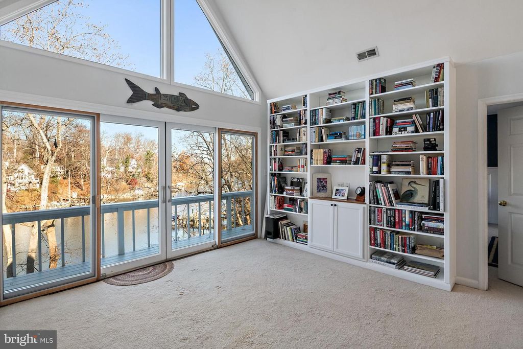 Image 36 of property listing at 1812 SHORE DR, Annapolis, MD 21401