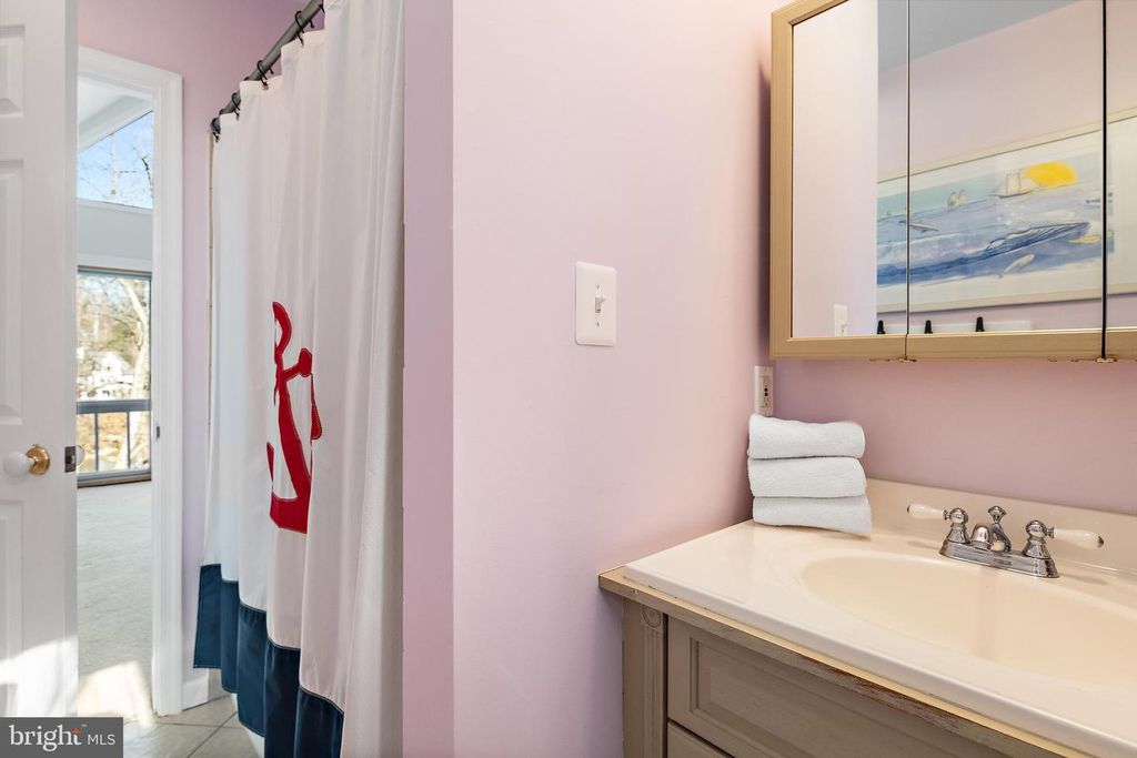 Image 46 of property listing at 1812 SHORE DR, Annapolis, MD 21401