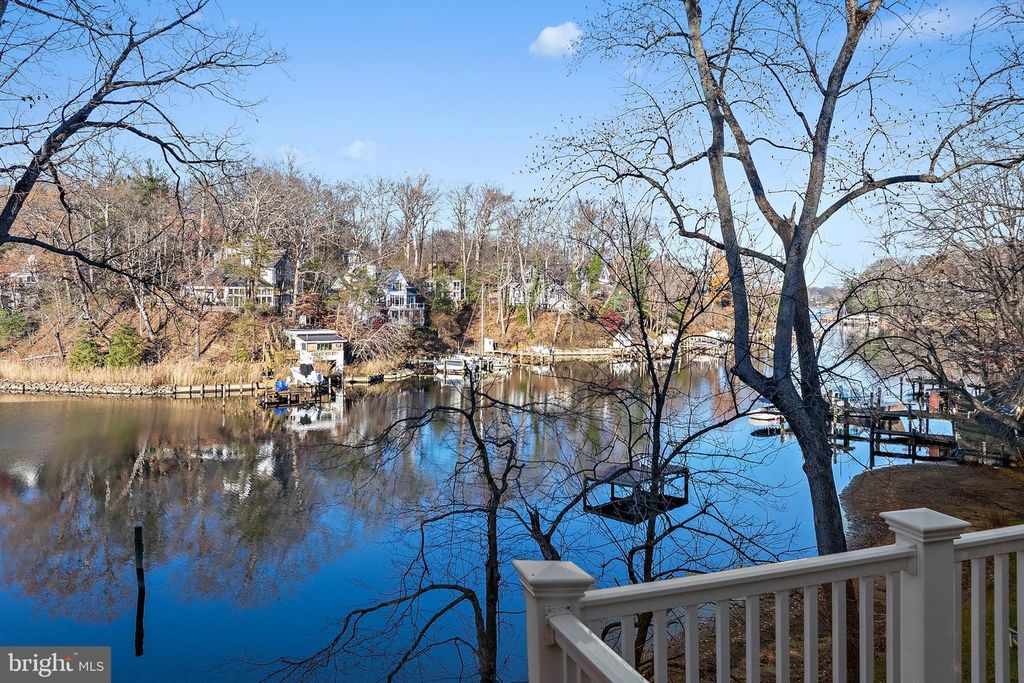 Image 6 of property listing at 1812 SHORE DR, Annapolis, MD 21401