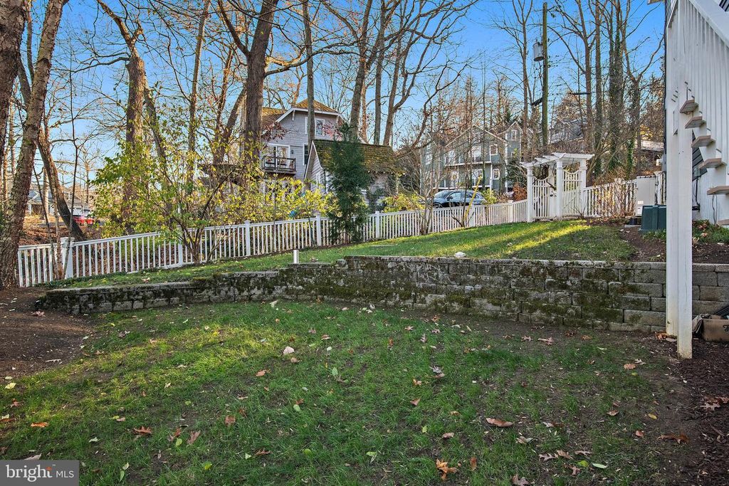 Image 63 of property listing at 1812 SHORE DR, Annapolis, MD 21401