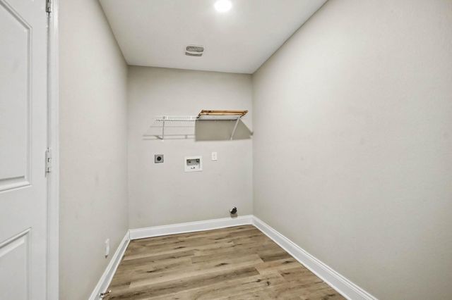 7346 Okinawa Road, Houston, TX 77033