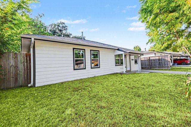 7346 Okinawa Road, Houston, TX 77033