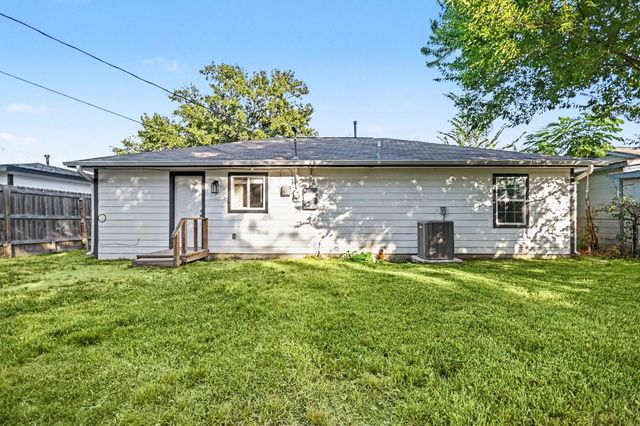 7346 Okinawa Road, Houston, TX 77033