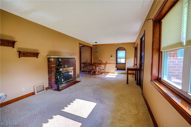 518 Edwards Street, Louisville, OH 44641