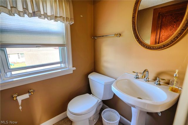 518 Edwards Street, Louisville, OH 44641