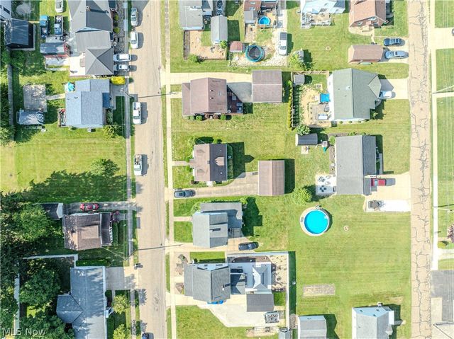 518 Edwards Street, Louisville, OH 44641