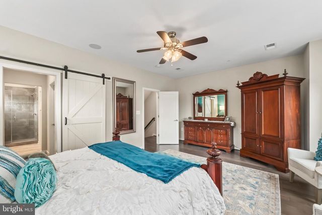 400 IRONSIDES SQ SE, Leesburg, VA 20175