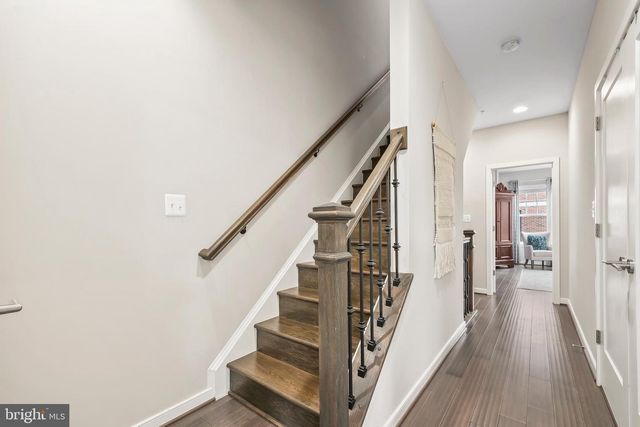400 IRONSIDES SQ SE, Leesburg, VA 20175