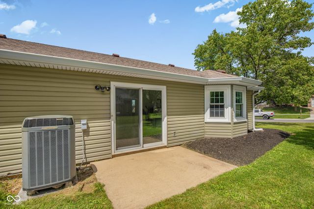 997 Golden Pond Court, Greenwood, IN 46143