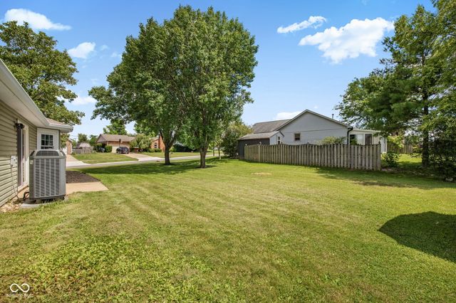 997 Golden Pond Court, Greenwood, IN 46143