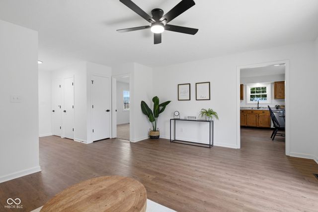 997 Golden Pond Court, Greenwood, IN 46143