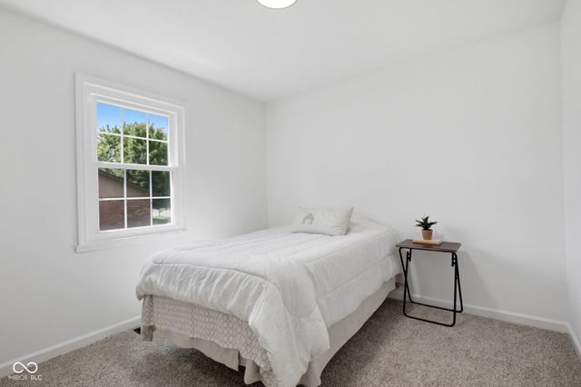 997 Golden Pond Court, Greenwood, IN 46143