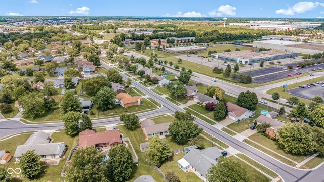 997 Golden Pond Court, Greenwood, IN 46143
