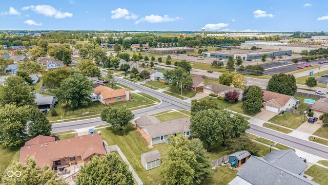 997 Golden Pond Court, Greenwood, IN 46143
