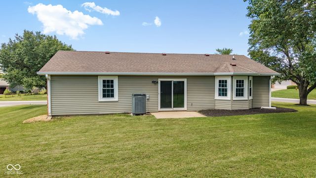 997 Golden Pond Court, Greenwood, IN 46143