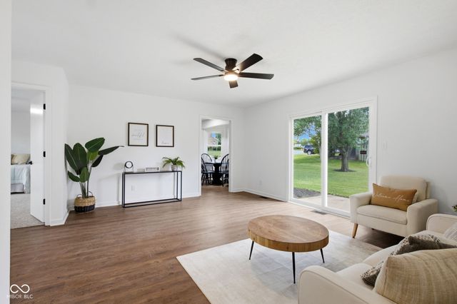 997 Golden Pond Court, Greenwood, IN 46143
