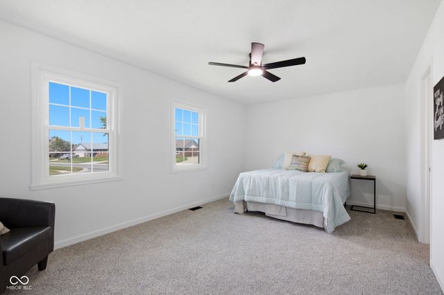 997 Golden Pond Court, Greenwood, IN 46143