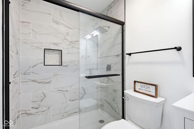 997 Golden Pond Court, Greenwood, IN 46143