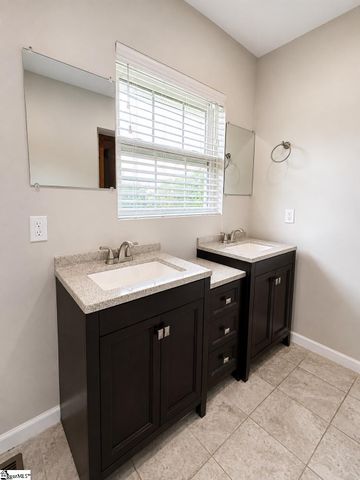 208 W North Avenue, Westminster, SC 29693