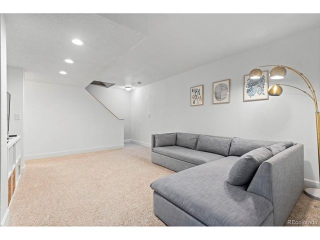 22 Foothill Ash, Littleton, CO 80127