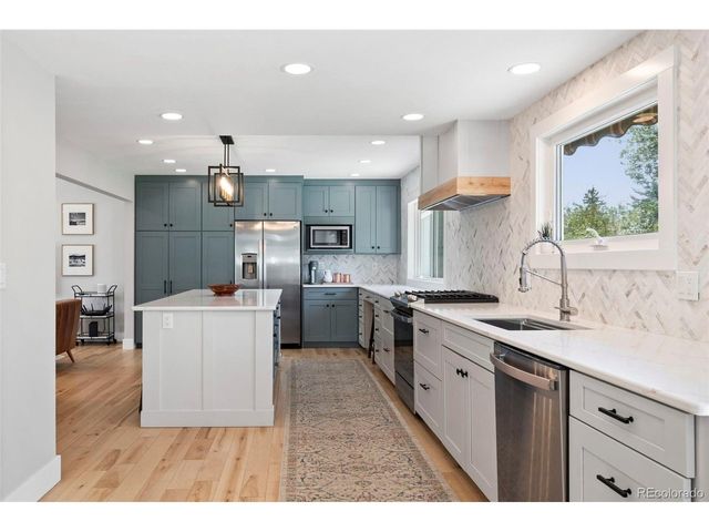 22 Foothill Ash, Littleton, CO 80127