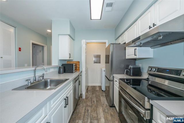 4101 Schindler Lane, Wayne, NJ 07470