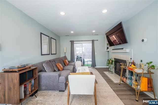 4101 Schindler Lane, Wayne, NJ 07470