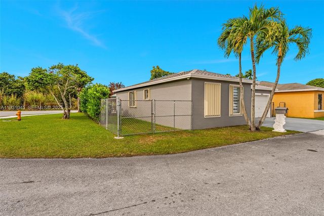 29964 SW 158th Pl, Homestead, FL 33033