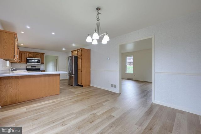 1001 REBECCA DR, Lititz, PA 17543