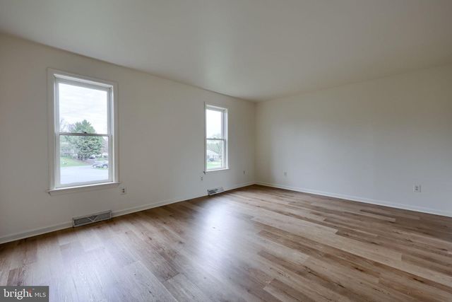 1001 REBECCA DR, Lititz, PA 17543