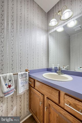 1001 REBECCA DR, Lititz, PA 17543