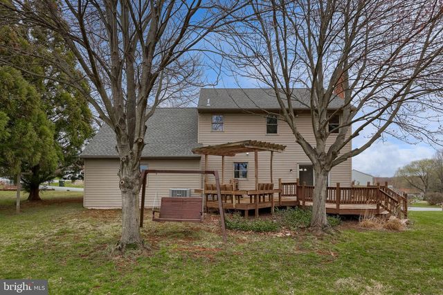 1001 REBECCA DR, Lititz, PA 17543