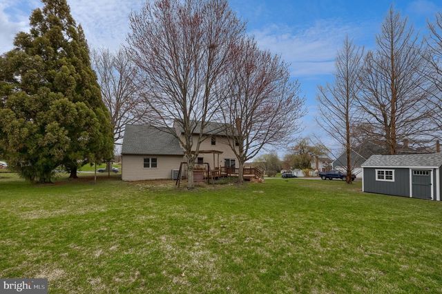 1001 REBECCA DR, Lititz, PA 17543