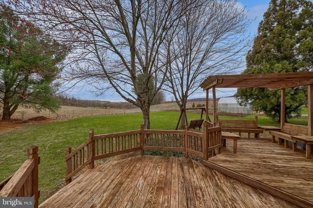 1001 REBECCA DR, Lititz, PA 17543