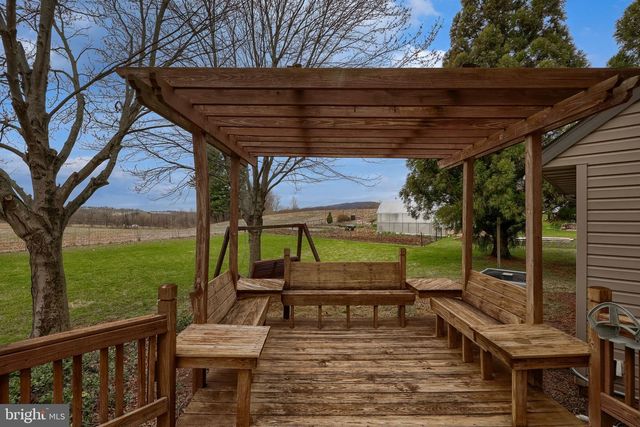 1001 REBECCA DR, Lititz, PA 17543
