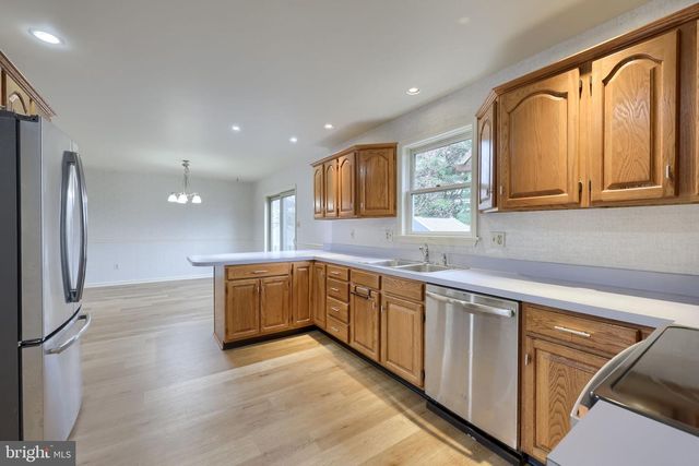 1001 REBECCA DR, Lititz, PA 17543