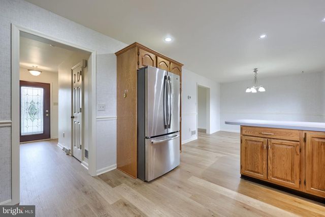 1001 REBECCA DR, Lititz, PA 17543