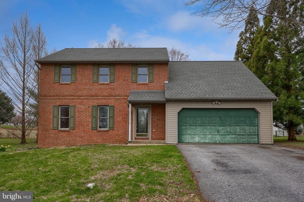 1001 REBECCA DR, Lititz, PA 17543