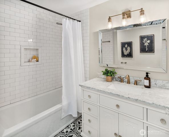 7506 16th Avenue NW, Seattle, WA 98117