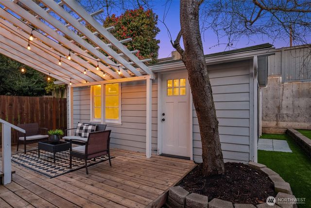 7506 16th Avenue NW, Seattle, WA 98117