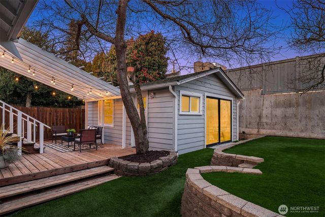 7506 16th Avenue NW, Seattle, WA 98117