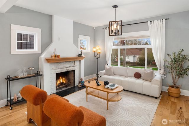 7506 16th Avenue NW, Seattle, WA 98117