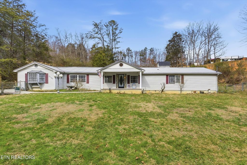 5707 Daniels Rd, Knoxville, TN 37938