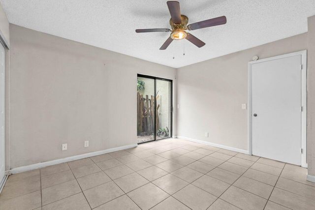 16 Crossings Circle D, Boynton Beach, FL 33435