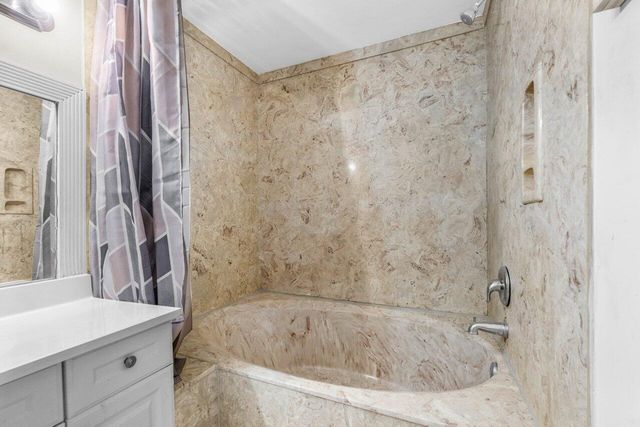 16 Crossings Circle D, Boynton Beach, FL 33435