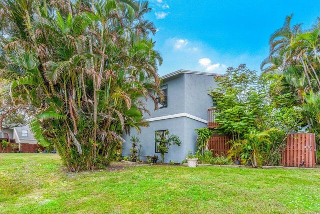 16 Crossings Circle D, Boynton Beach, FL 33435