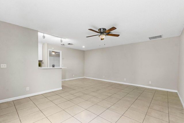16 Crossings Circle D, Boynton Beach, FL 33435