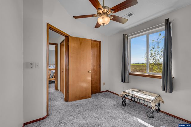 1299 Elana Dr, Woodburn, OR 97071