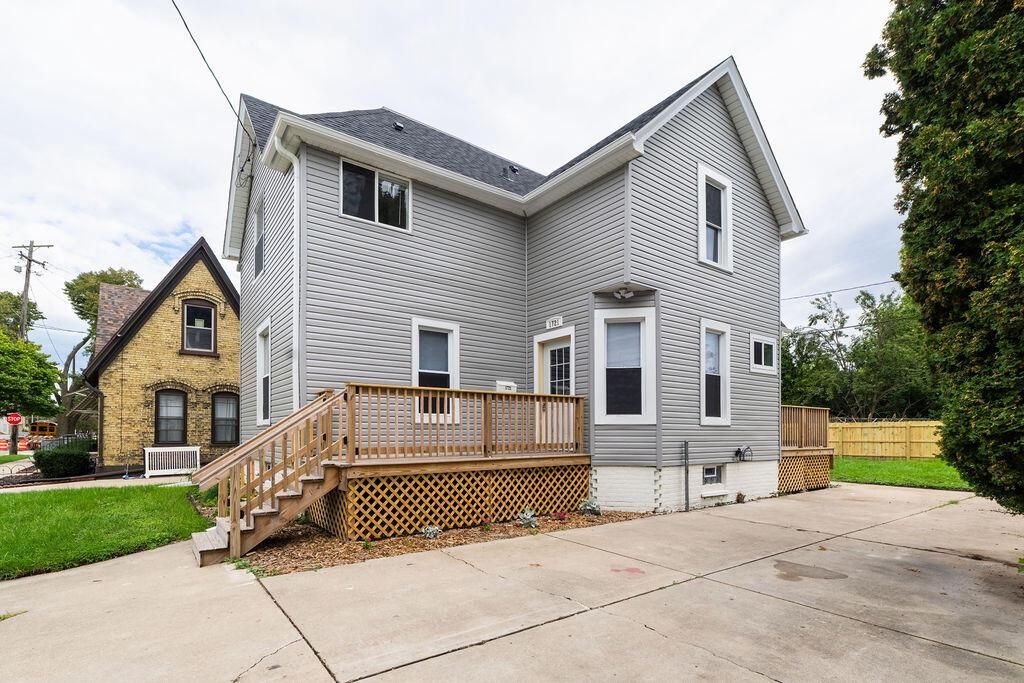 1721 Saint Clair STREET, Racine, WI 53402